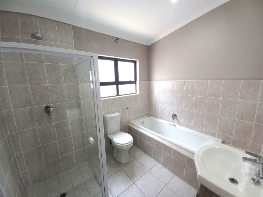 2 Bedroom Property for Sale in De Land Estate North West